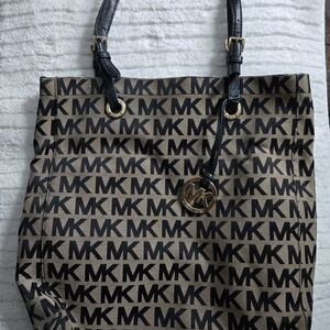 Michael Kors Signature Tan and Black Tote